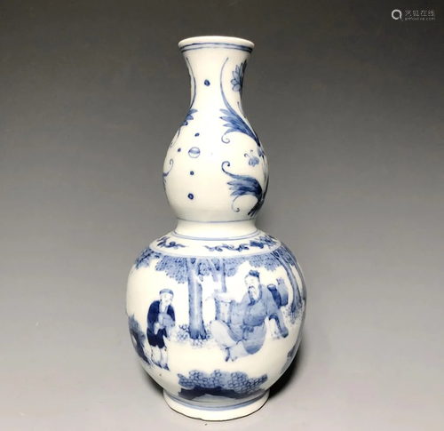 Blue and White Porcelain Gourd Vase