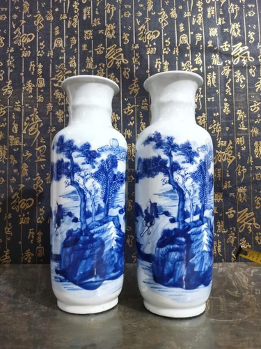 Pair of Chinese Blue and White Porcelain Vase,Mark