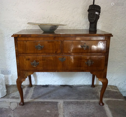 18TH-CENTURY WALNUT LOWBOY