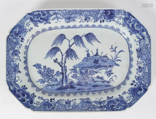 18TH-CENTURY CHINESE BLUE AND WHITE PLATTER