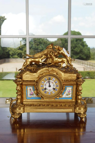 19TH-CENTURY FRENCH ORMOLU MANTLE CLOCK