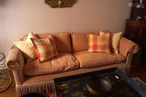 LARGE 2-SEATER SETTEE
