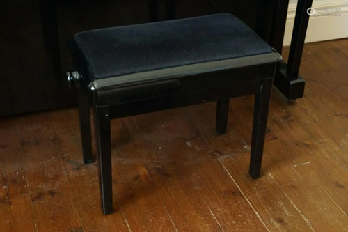 PIANO STOOL