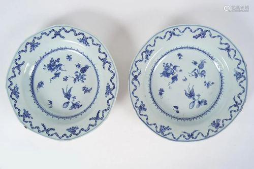 PAIR OF 18TH-CENTURY BLUE AND WHITE PLATES