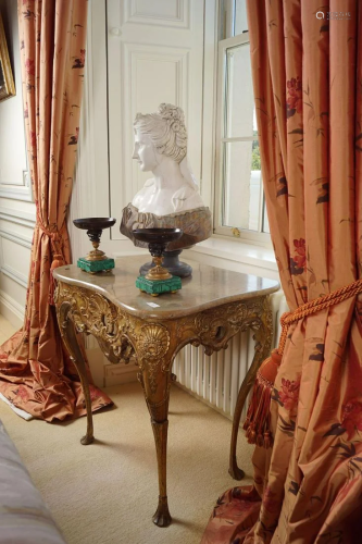 18TH-CENTURY IRISH GILT CONSOLE TABLE