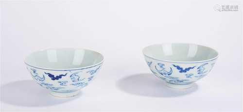 PAIR OF CHINESE BLUE AND WHITE BAT-AND-CLOUD BOWLS