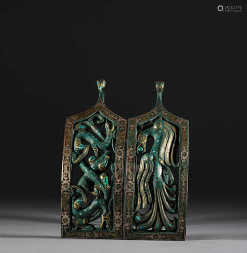 In the Han Dynasty, bronze inlaid with pine stone, dragon an...