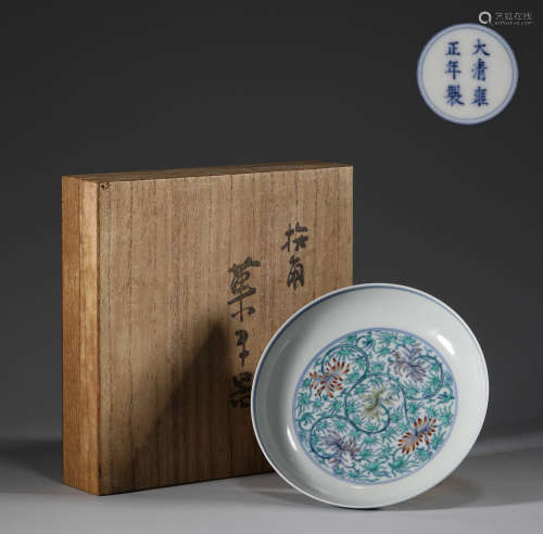 In Qing Dynasty, doucai intertwined disc