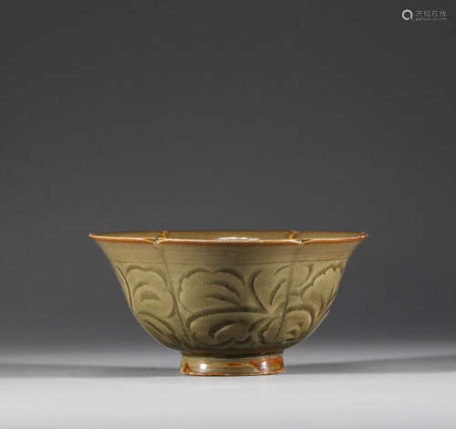 In Song Dynasty, Yaozhou Kiln flower bowl