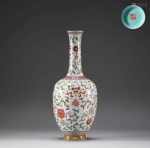 Qing Dynasty, pastel flower pattern net bottle