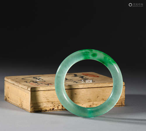 Jade bracelet in Qing Dynasty