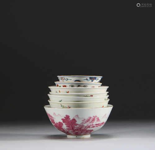 In the Qing Dynasty, there was a set of pastel bowls