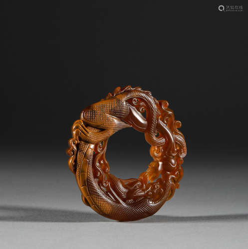 Agate dragon pattern Pendant in Tang Dynasty