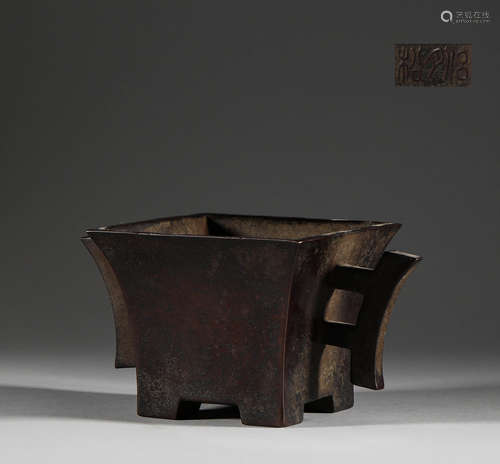 In the Qing Dynasty, copper double ear furnace