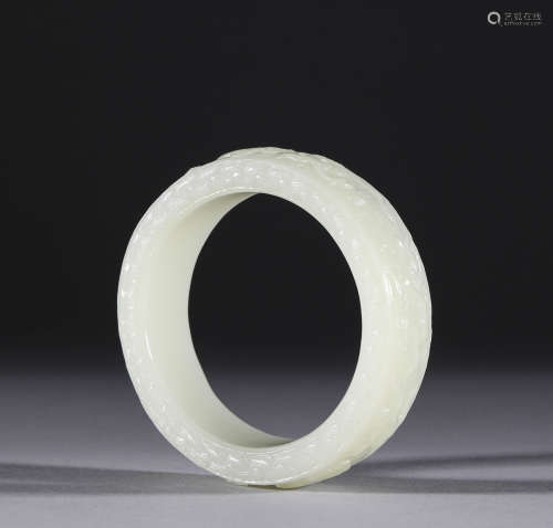 Hetian jade bracelet in the Qing Dynasty