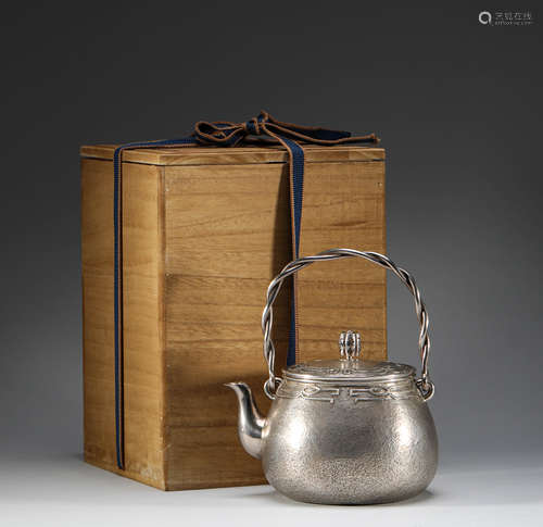 Japan, sterling silver pot