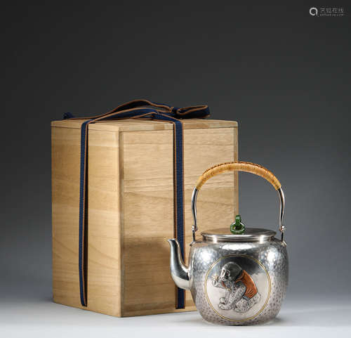 Japan, sterling silver inlaid gold pot