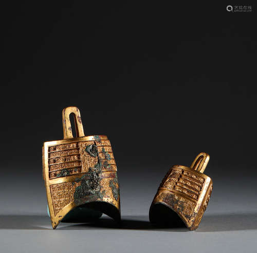 In the Han Dynasty, there were two bronze gilded chimes