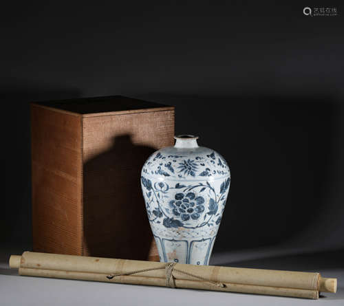 In the Ming Dynasty, a plum vase with blue and white twigs i...