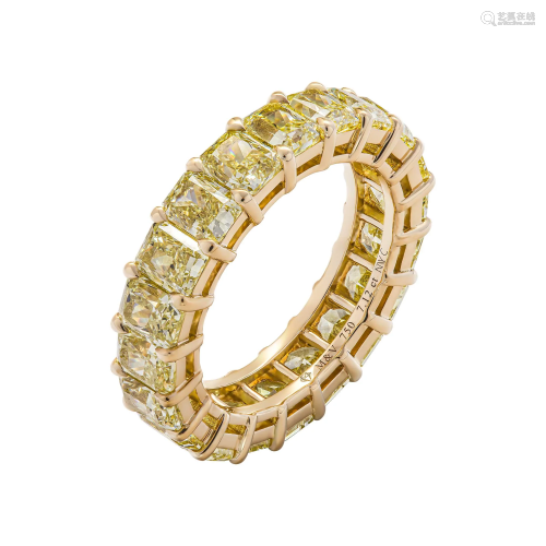 Radiant Cut Anniversary Band in 18K Yellow GOLD 7.12