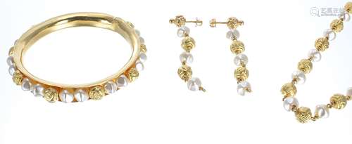 Gold and pearl set bangle, necklace and earrings, 80.1gm (14...