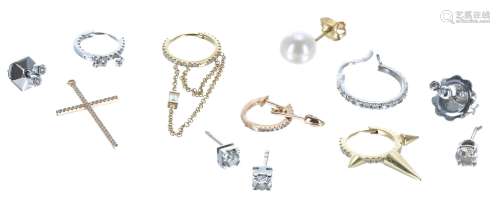 Assorted jewellery including a pair of white gold diamond ea...
