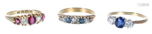 18ct sapphire and diamond three stone ring, the sapphire 0.4...