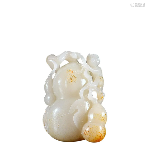 HETIAN JADE DOUBLE-GOURD SHAPED ORNAMENT