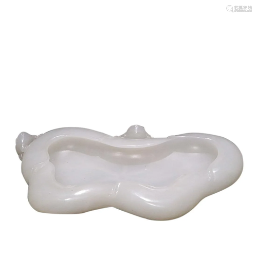 HETIAN WHITE JADE LOTUS SHAPED WASHING BOWL