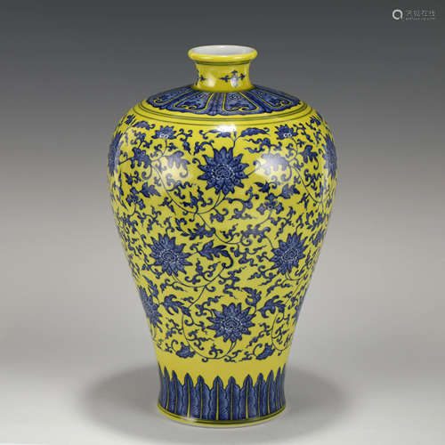 QIANLONG BLUE & YELLOW LOTUS BLOOM PORCELAIN PLUM VASE