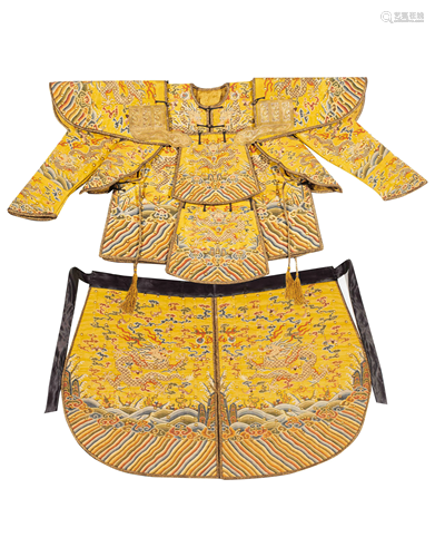 QING DYNASTY GILT BRONZE SILK PARADE ARMOR ROBE