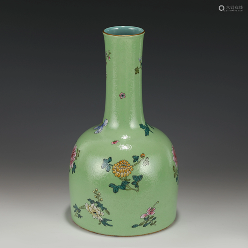 QIANLONG FAMILLE ROSE FLORI PORCELAIN VASE