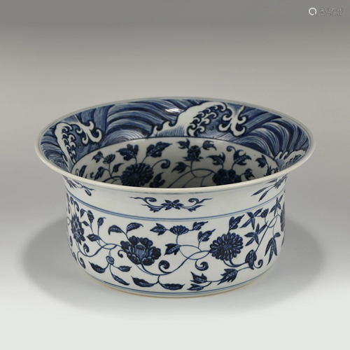 MING DYNASTY BLUE & WHITE FLOWER PORCELAIN BOWL