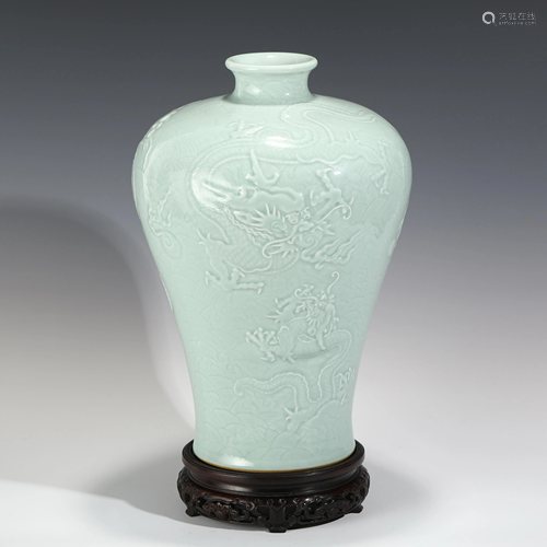 QIANLONG DOUQING DRAGON PORCELAIN PLUM BOTTLE …