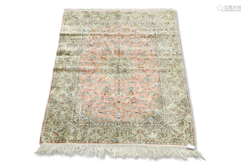 A PERSIAN KASHAN SILK RUG. 152cm by 104cm