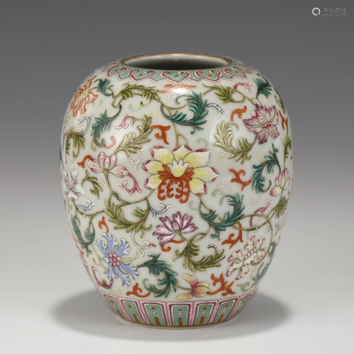 YONGZHENG FAMILLE ROSE LOTUS PORCELAIN WATER POT