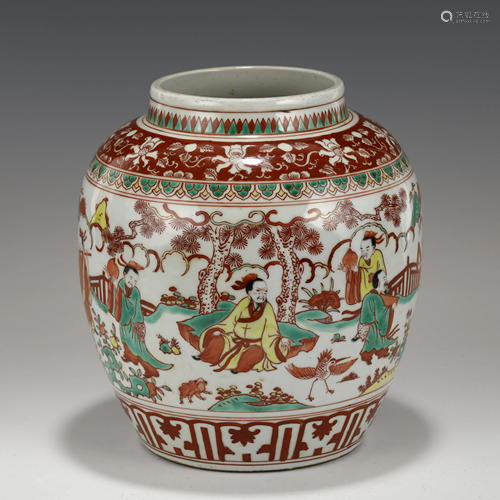 JIAJING THREE COLOR FIGURINE PORCELAIN JAR