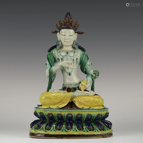 QING PORCELAIN SEATED GUANYIN BUDDHA