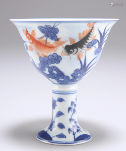 A CHINESE MING STYLE PORCELAIN STEM CUP, the bowl blue