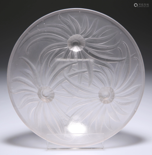 AN ETLING OPALESCENT GLASS BOWL, DESIGNED BY GEOR…