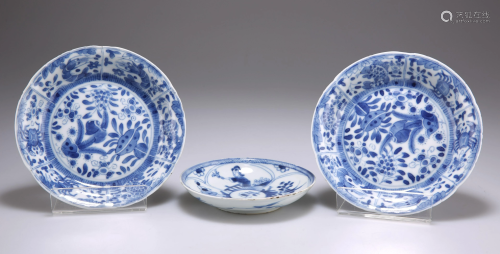 THREE CHINESE BLUE AND WHITE PORCELAIN DISHES, KANGXI,