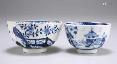 TWO LOWESTOFT TEA BOWLS, CIRCA 1770, the larger bowl