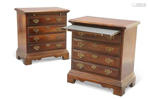 A PAIR OF GEORGE III STYLE MAHOGANY CHESTS OF DRAWERS,