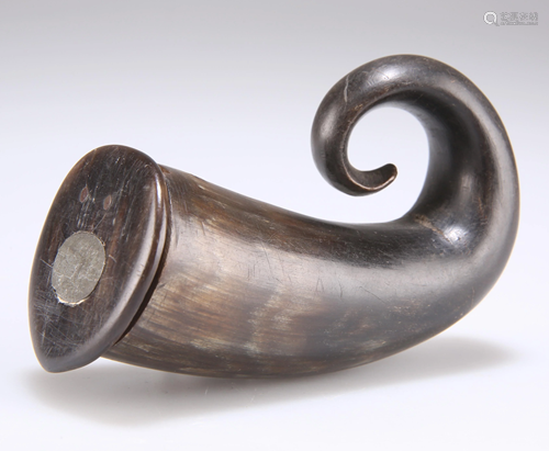 A 19TH CENTURY RAM'S HORN SNUFF MULL, the hinged horn