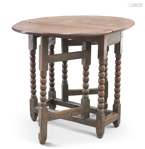 A SMALL 18TH CENTURY OAK GATELEG TABLE, the oval