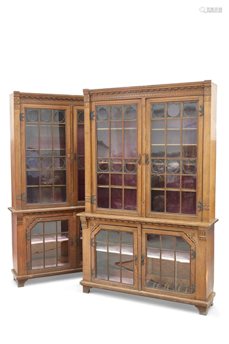 A LARGE PAIR OF LATE 19TH CENTURY OAK LIBRARY