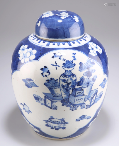 A LARGE CHINESE BLUE AND WHITE PORCELAIN GINGER JAR AND