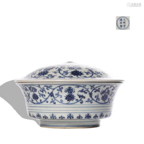 A blue and white 'floral' bowl and cover