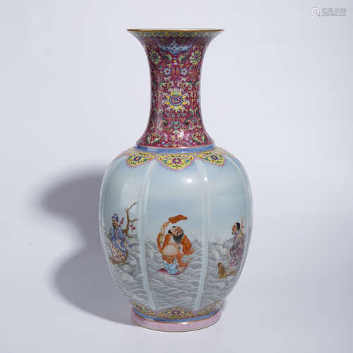 Qing Dynasty Qianlong pastel bottle