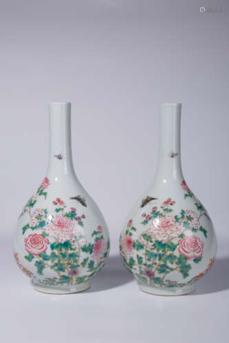 A pair of Qing Yongzheng pink flower pattern gall bottles